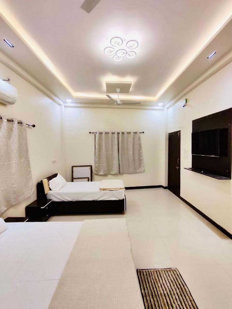 Ap Suite - By Ap Villa'S And Resort'S Удджайн Экстерьер фото